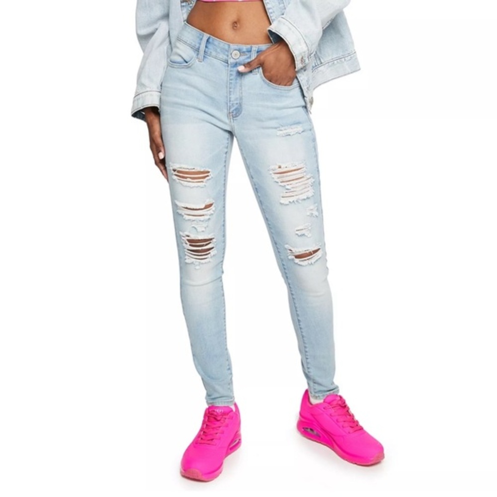 Brand New Womens' Low-Rise Ultimate Light Blue Jeggings Size: 7 Short, NWT